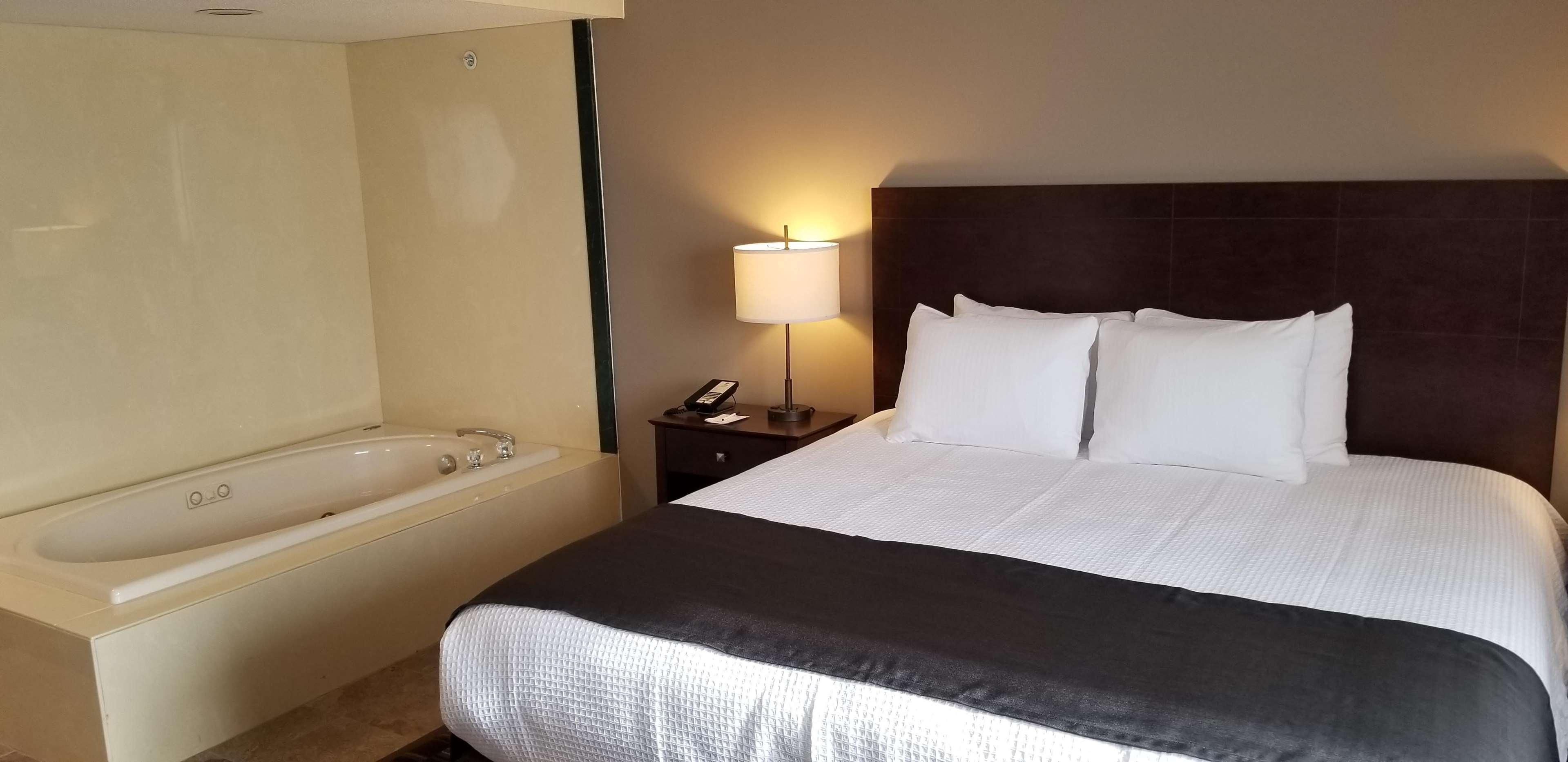 Best Western University Inn Urbana Exterior photo