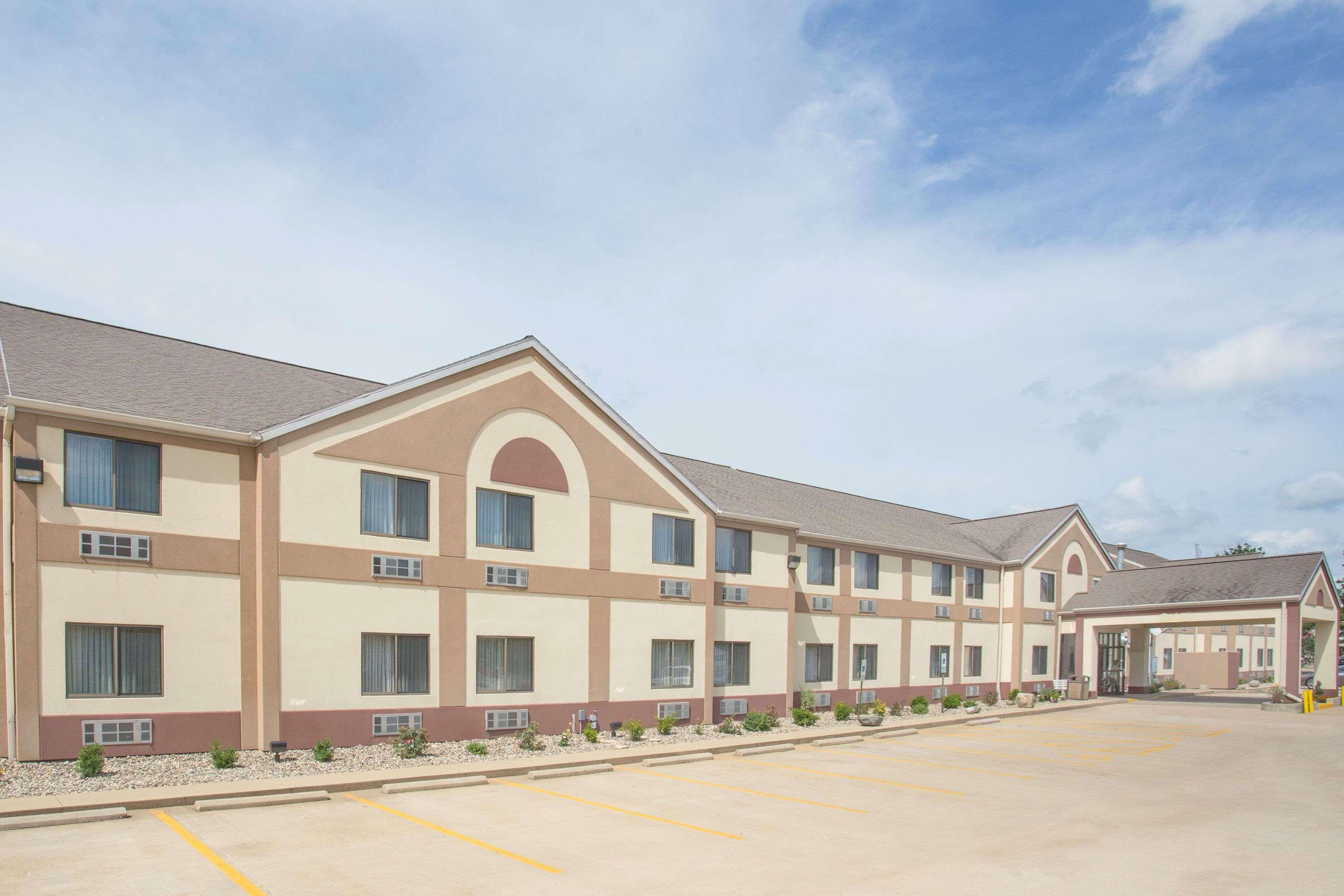 Best Western University Inn Urbana Exterior photo